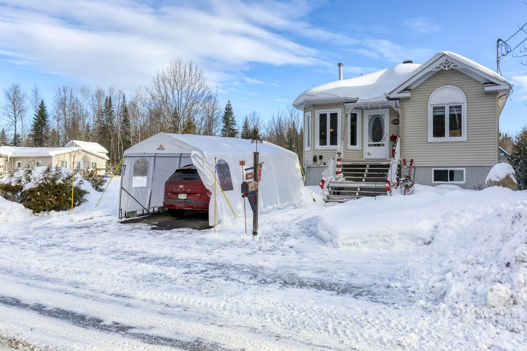 









3361


Ch. du Tour-du-Lac

,
Hérouxville,




QC
G0X1J0


