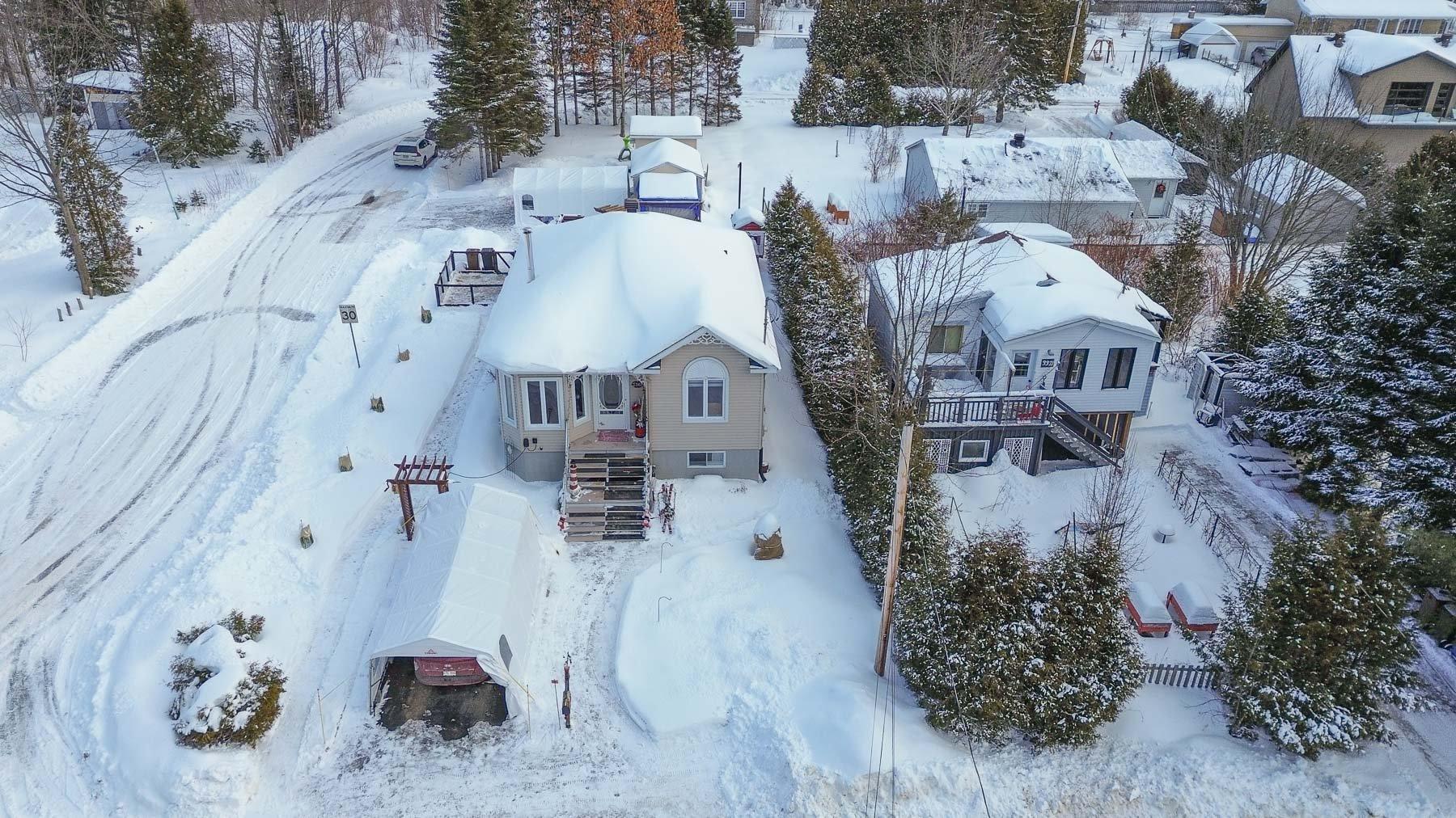 









3361


Ch. du Tour-du-Lac

,
Hérouxville,




QC
G0X1J0

