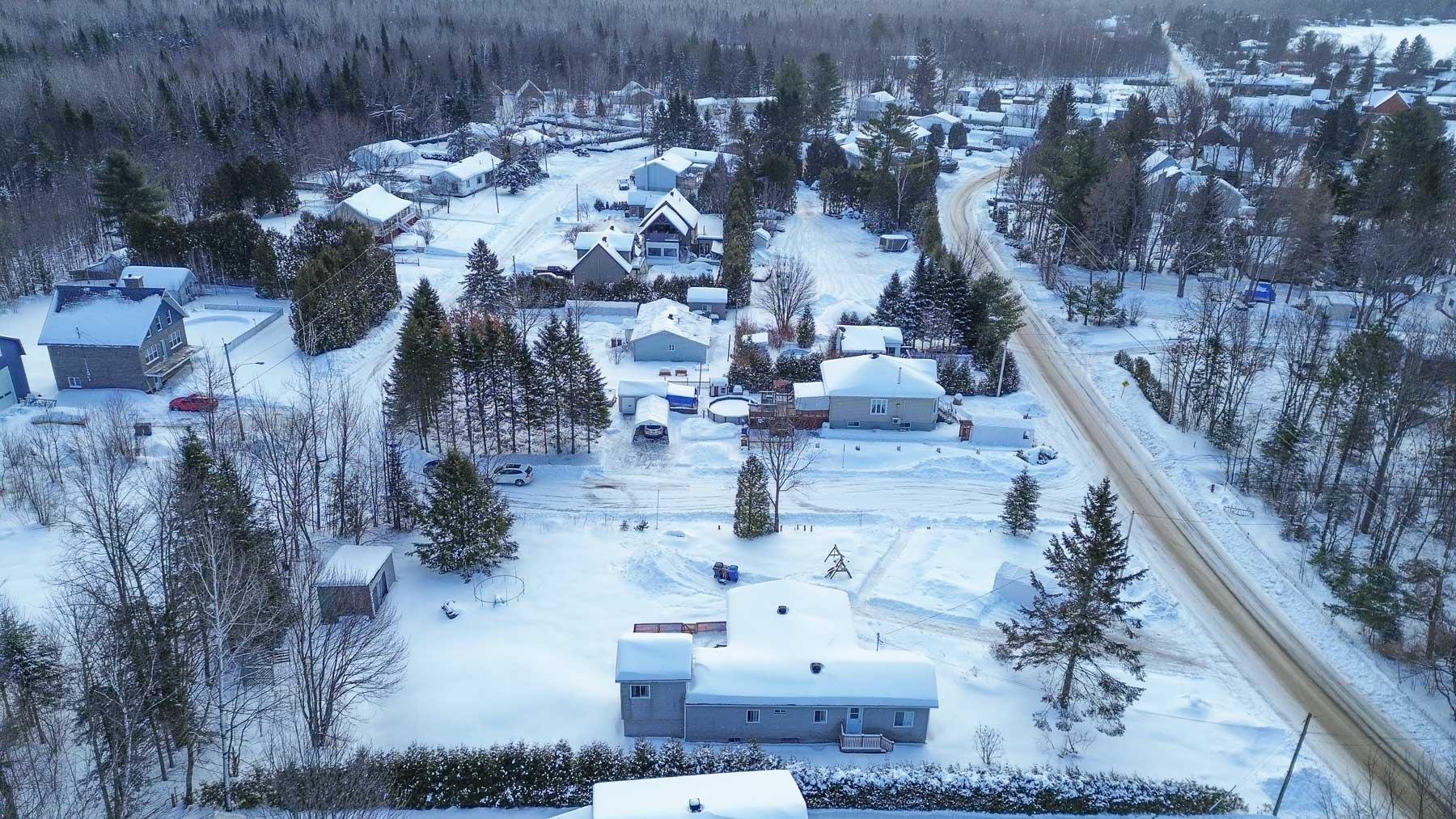 









3361


Ch. du Tour-du-Lac

,
Hérouxville,




QC
G0X1J0

