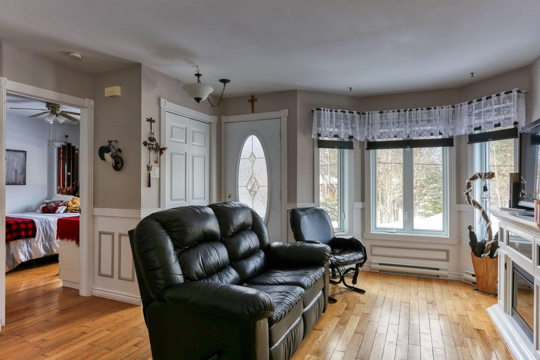 









3361


Ch. du Tour-du-Lac

,
Hérouxville,




QC
G0X1J0

