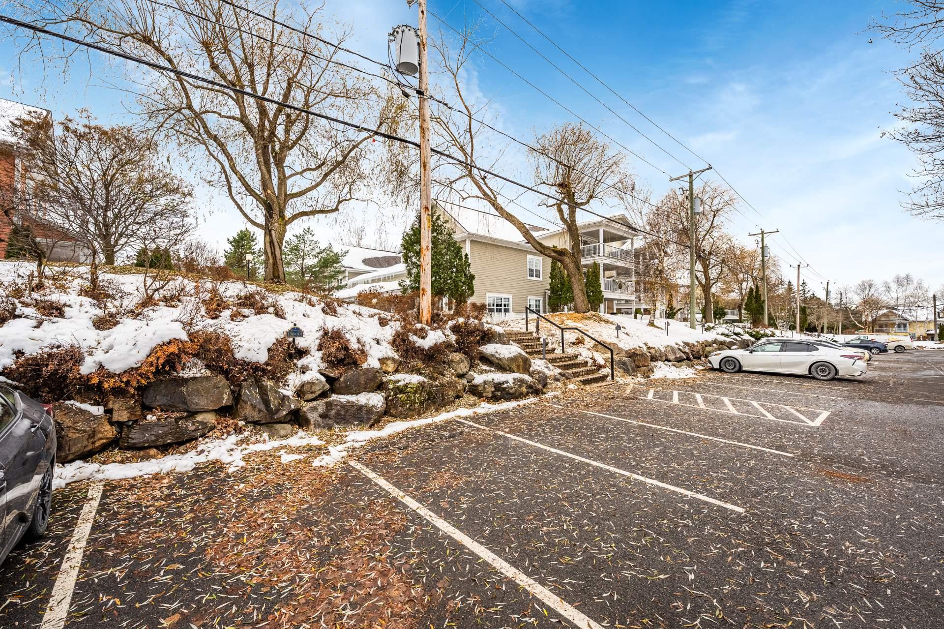 









130


Boul. de Bromont

, 101,
Bromont,




QC
J2L2K8

