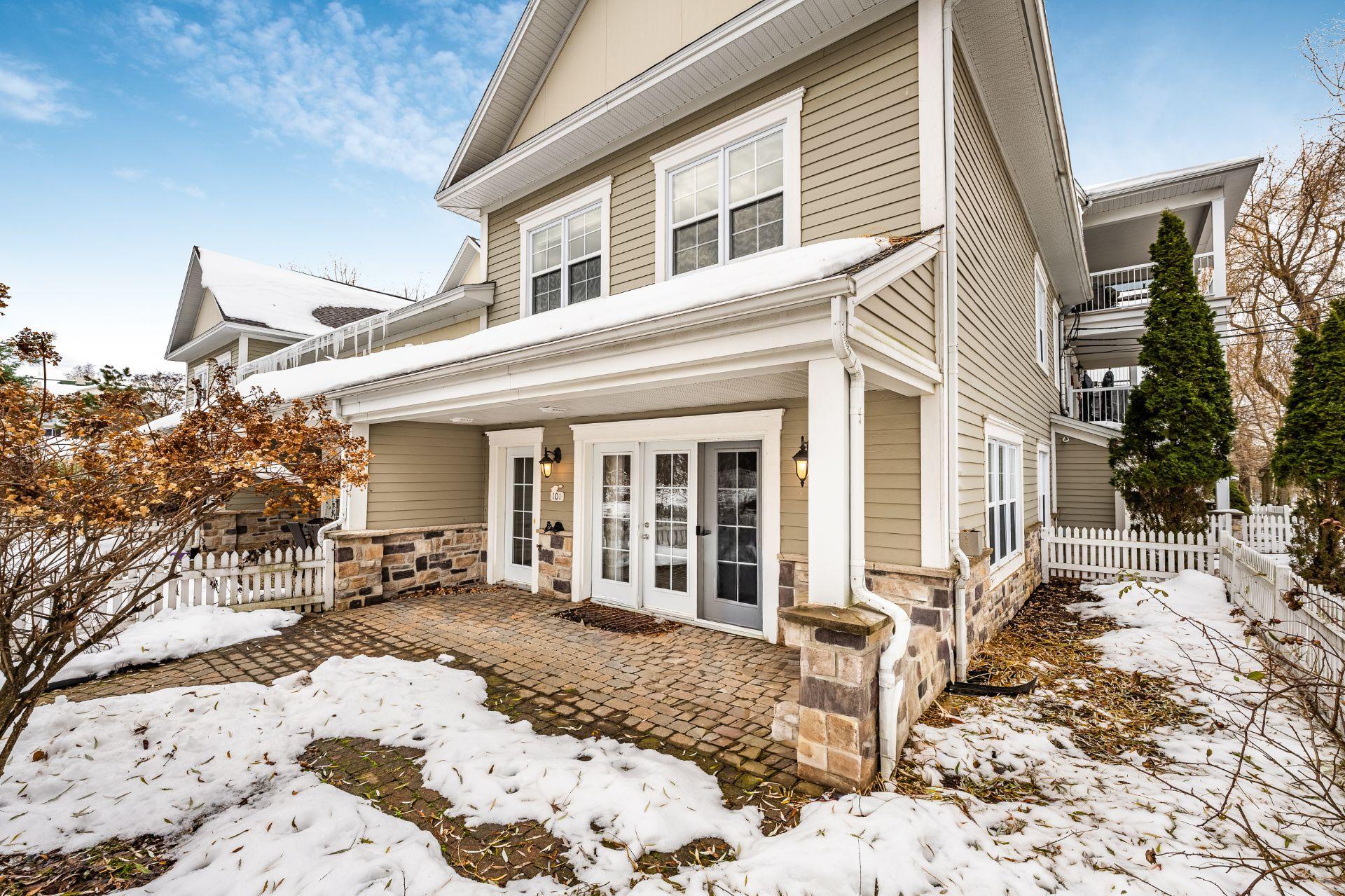 









130


Boul. de Bromont

, 101,
Bromont,




QC
J2L2K8

