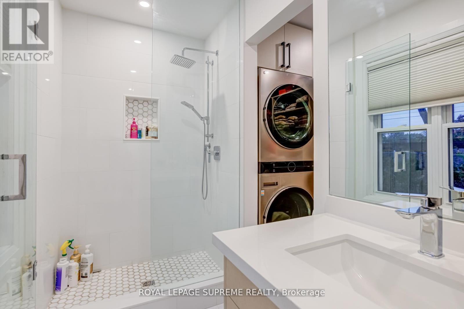 












138 DRISCOLL ROAD

,
Richmond Hill,




Ontario
L4C4H7

