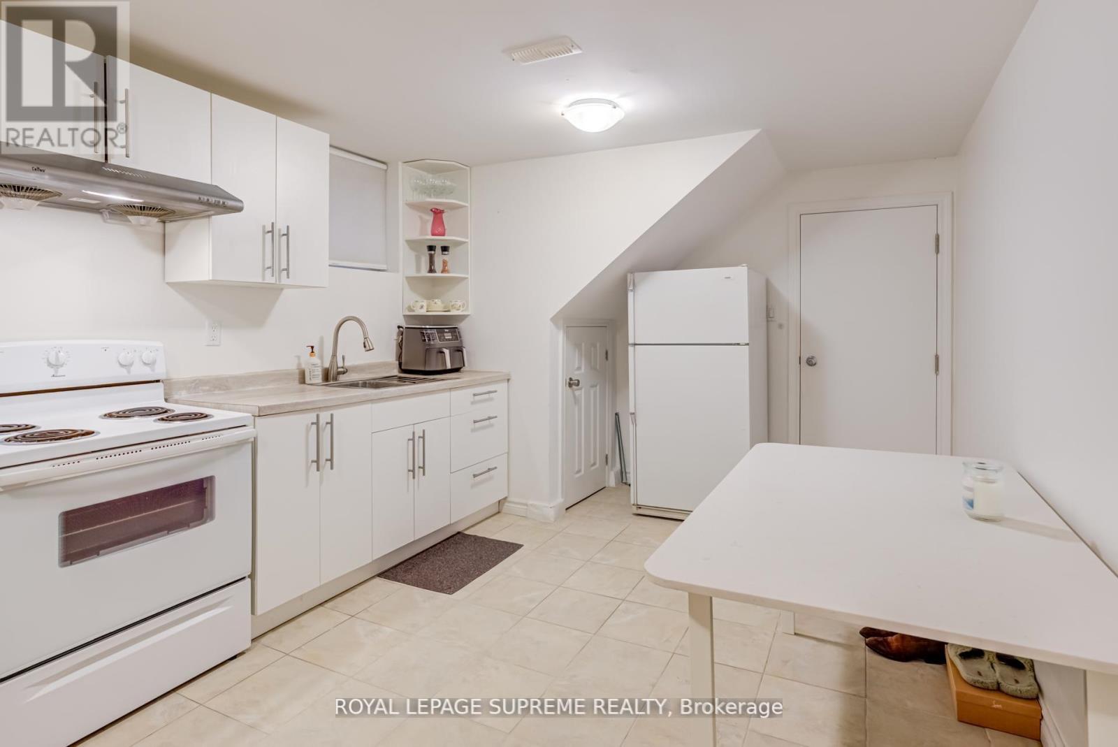 












138 DRISCOLL ROAD

,
Richmond Hill,




Ontario
L4C4H7

