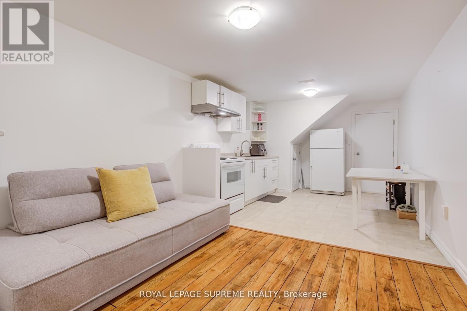 












138 DRISCOLL ROAD

,
Richmond Hill,




Ontario
L4C4H7

