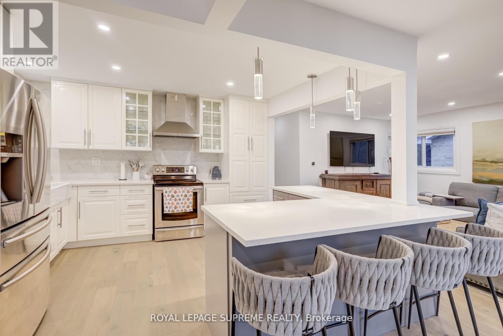 












138 DRISCOLL ROAD

,
Richmond Hill,




Ontario
L4C4H7

