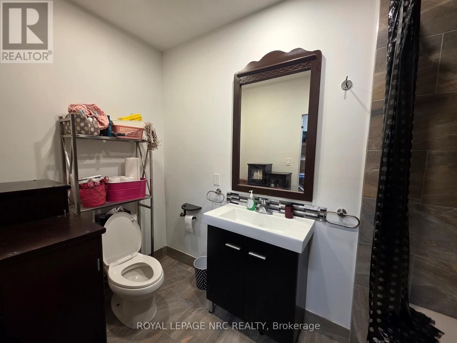 












220 EMERALD STREET N

,
Hamilton,




Ontario
L8L5K8

