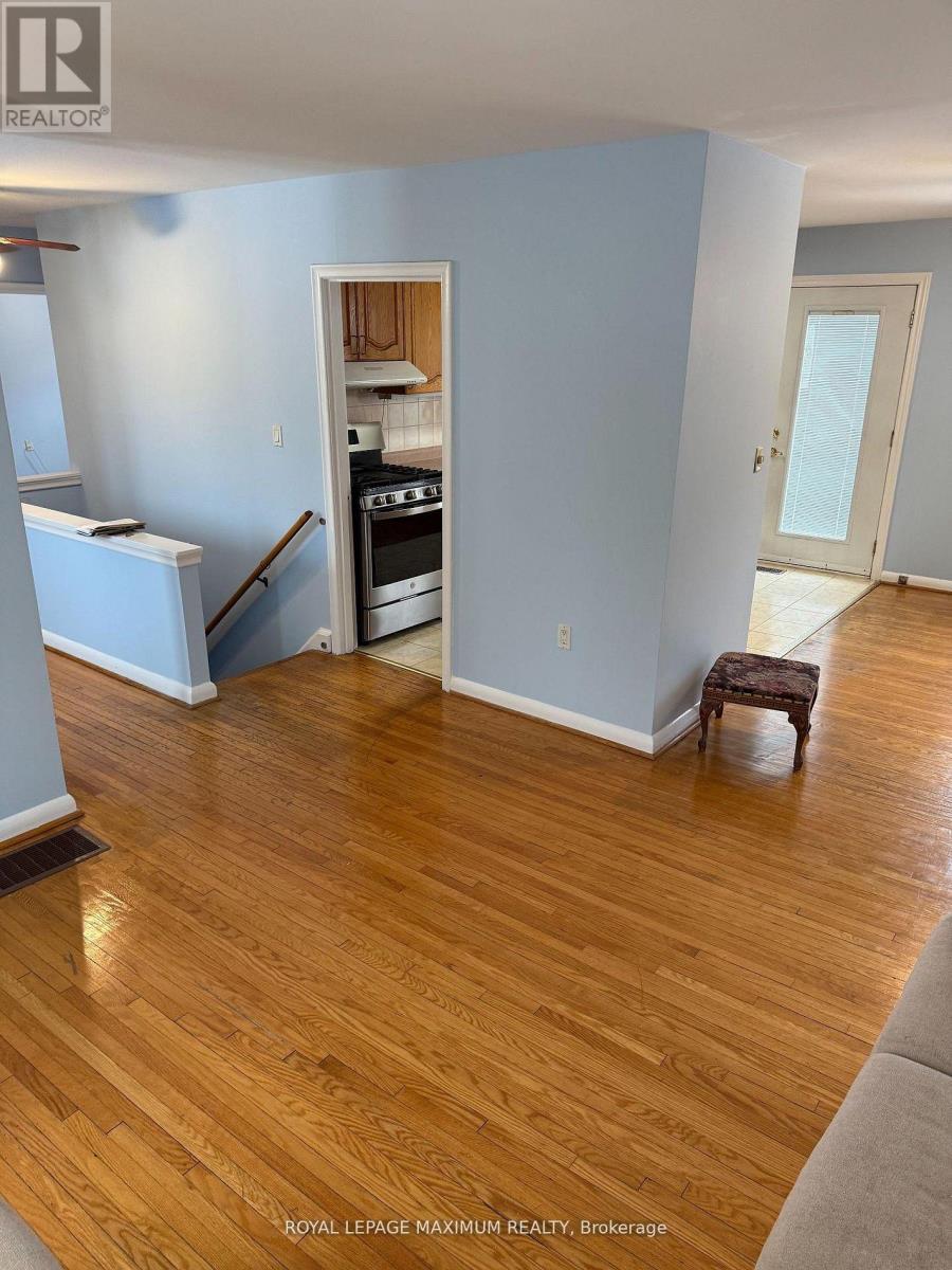 












UPPER - 5 LAWRENCE CRESCENT

,
Brampton,




Ontario
L6W2P2

