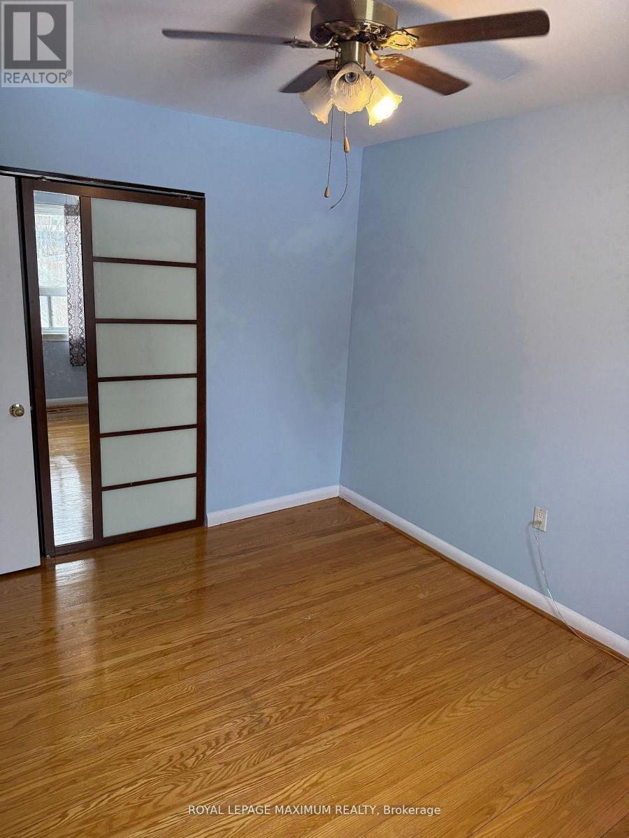 












UPPER - 5 LAWRENCE CRESCENT

,
Brampton,




Ontario
L6W2P2

