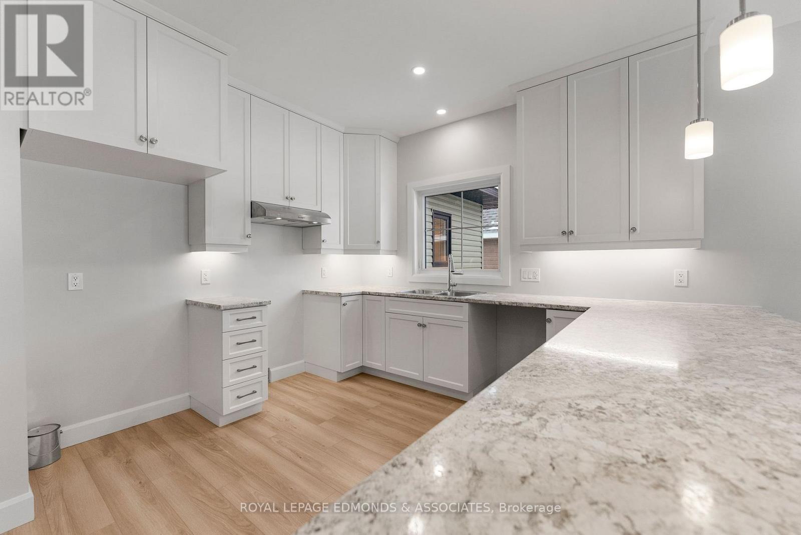 












22 BAMAGILLIA STREET

,
Whitewater Region,




Ontario
K0J1K0

