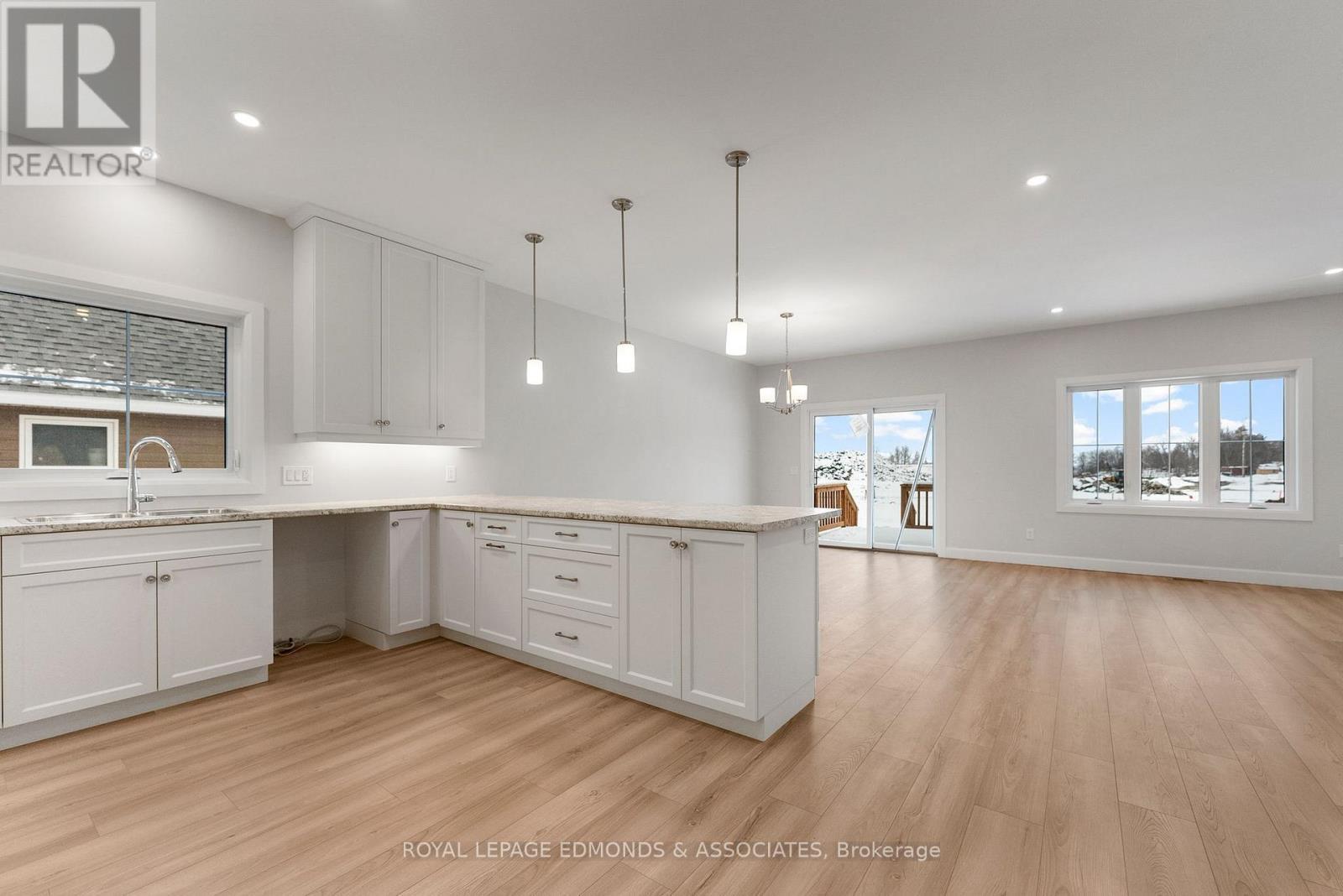 












22 BAMAGILLIA STREET

,
Whitewater Region,




Ontario
K0J1K0

