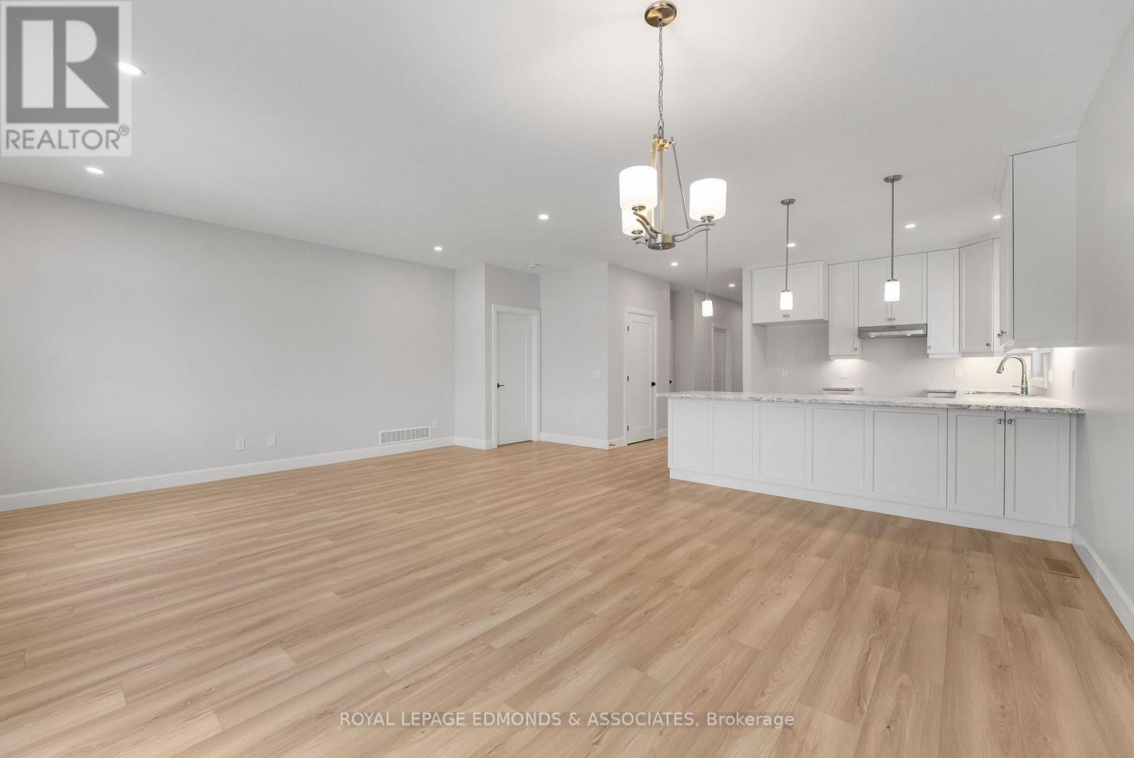 












22 BAMAGILLIA STREET

,
Whitewater Region,




Ontario
K0J1K0

