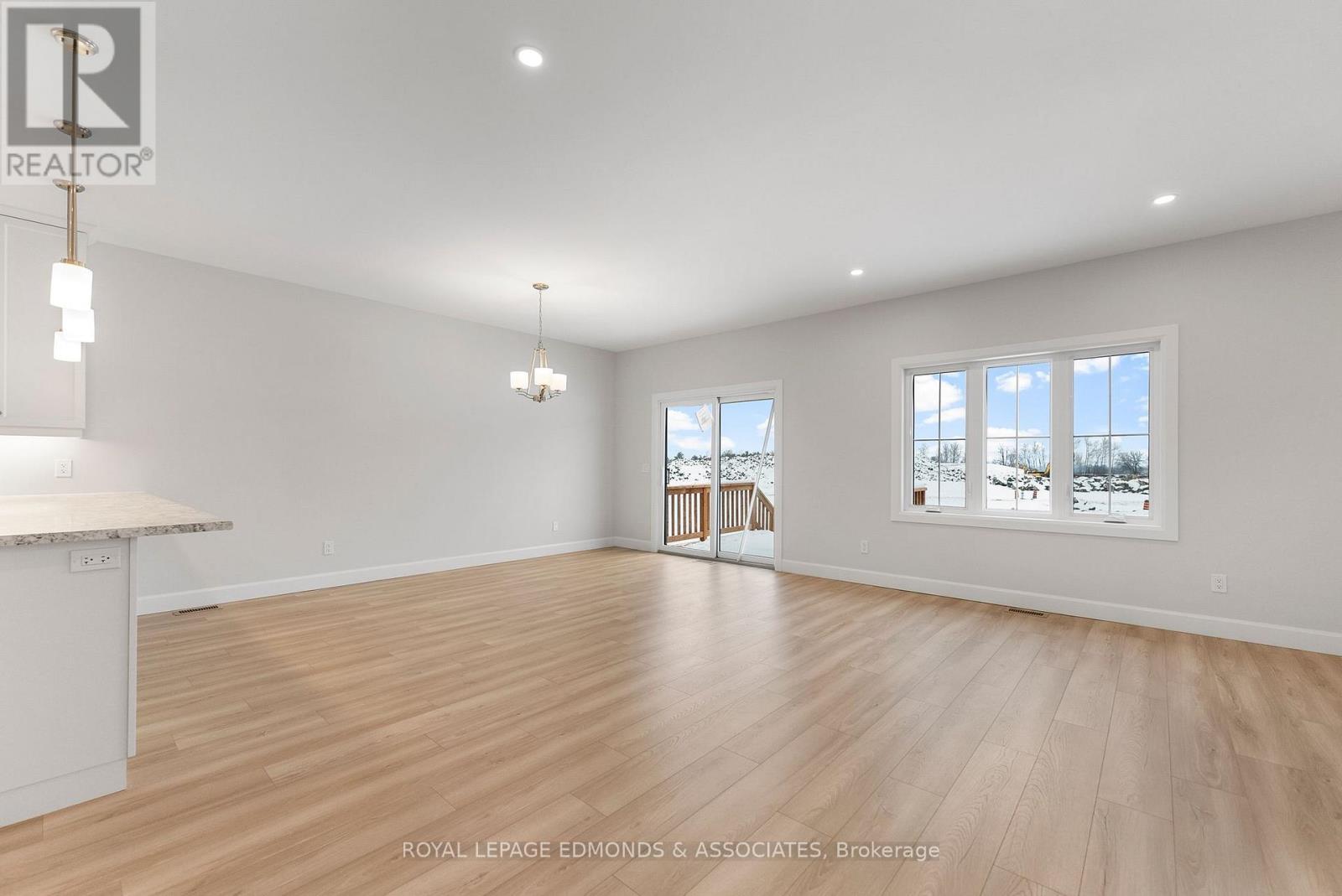 












22 BAMAGILLIA STREET

,
Whitewater Region,




Ontario
K0J1K0

