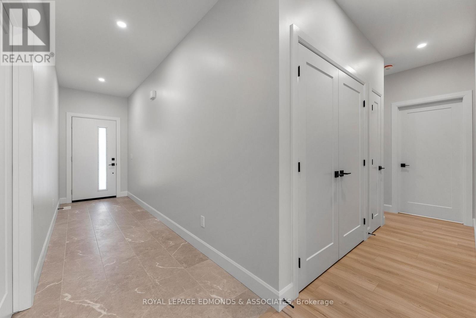 












22 BAMAGILLIA STREET

,
Whitewater Region,




Ontario
K0J1K0

