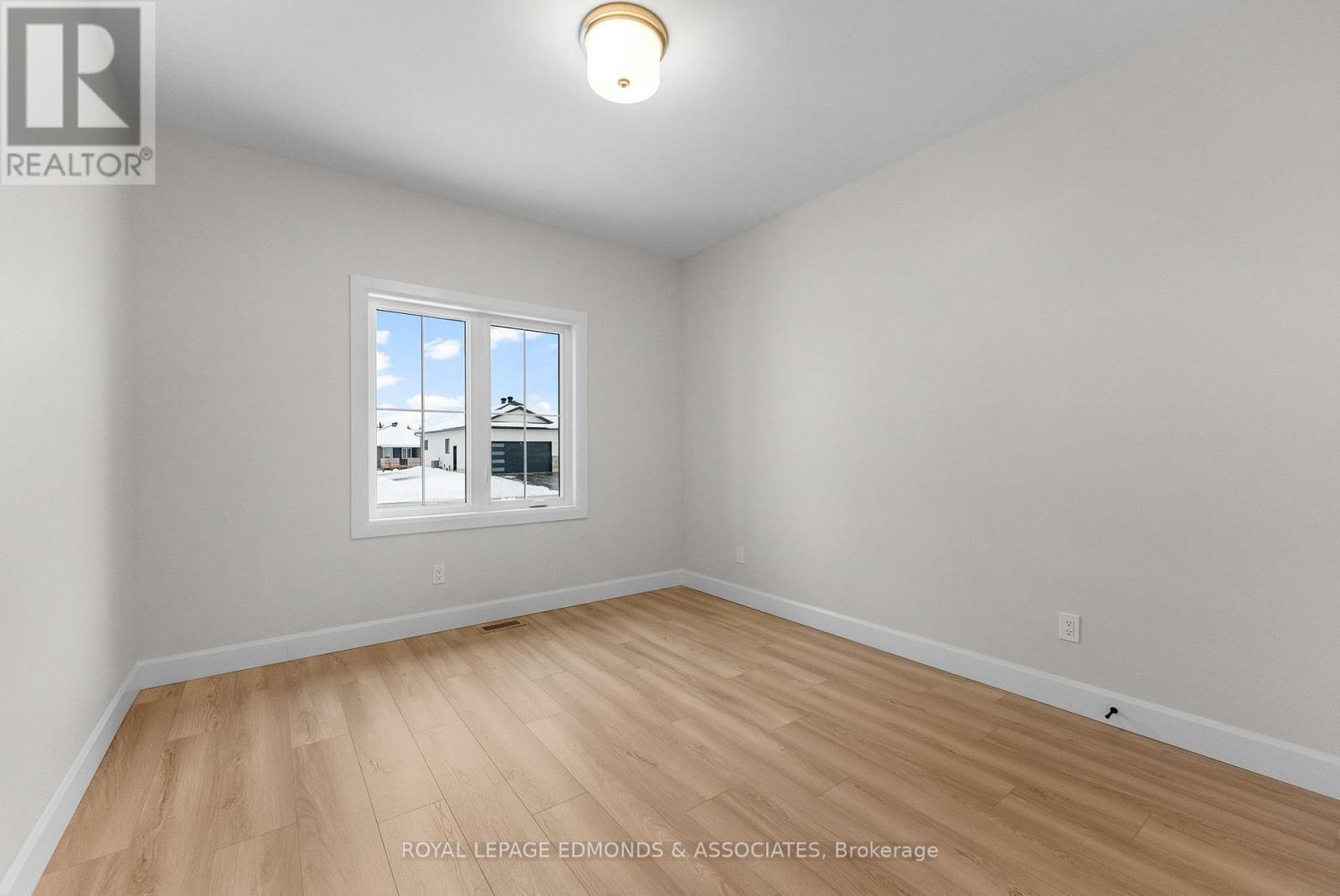 












22 BAMAGILLIA STREET

,
Whitewater Region,




Ontario
K0J1K0

