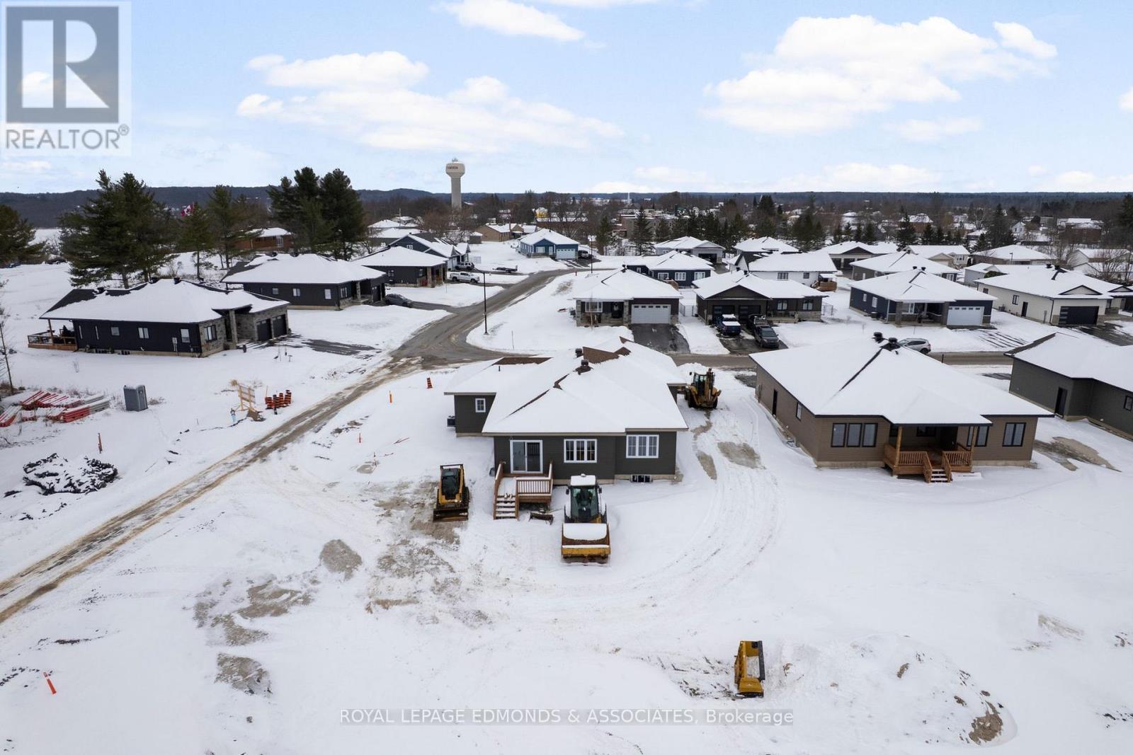 












30 BAMAGILLIA STREET

,
Whitewater Region,




Ontario
K0J1K0

