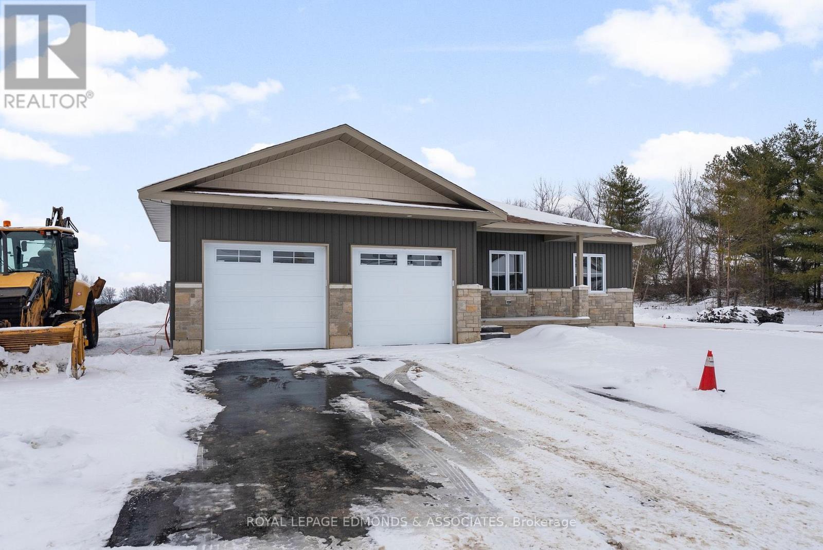 












30 BAMAGILLIA STREET

,
Whitewater Region,




Ontario
K0J1K0

