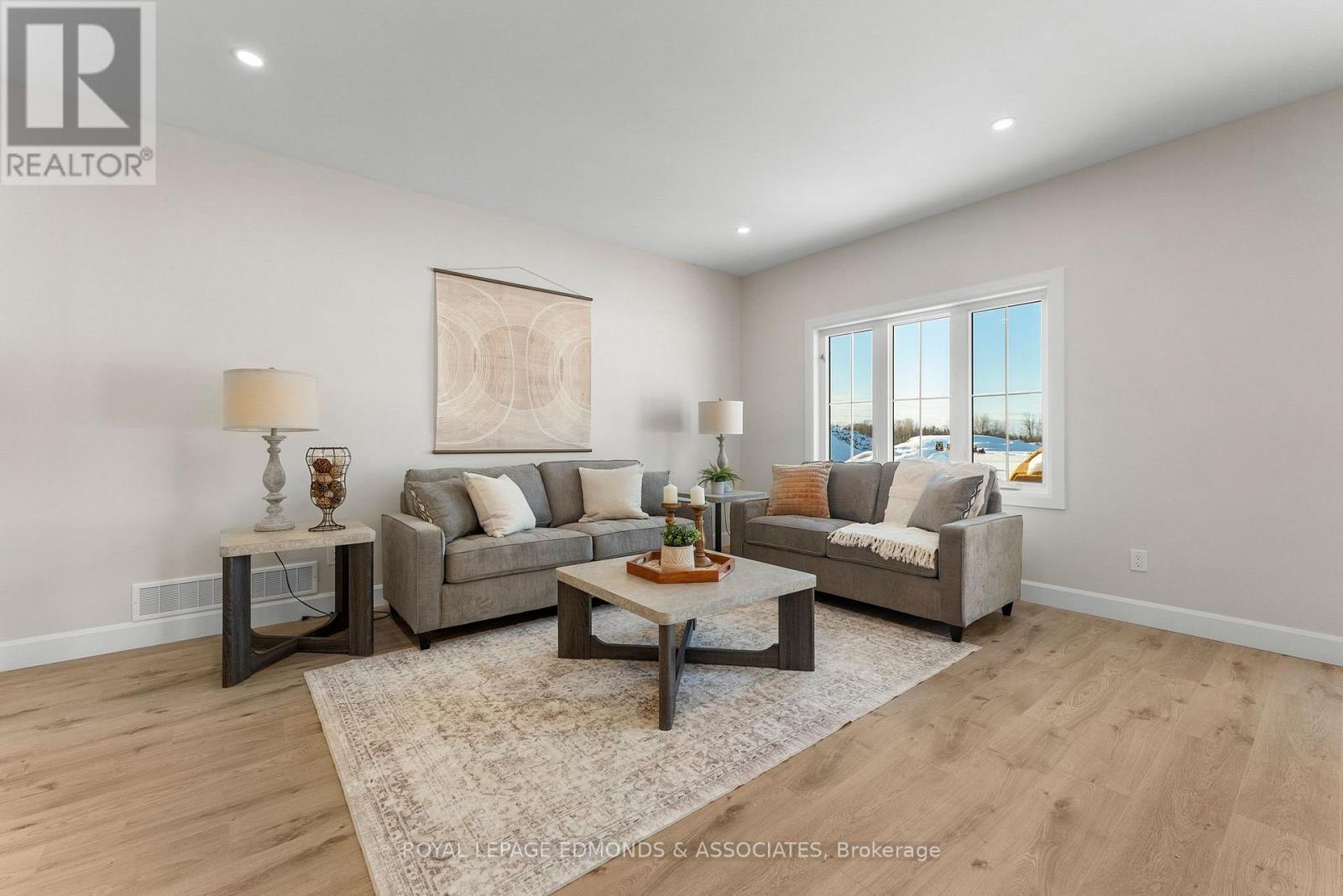 












30 BAMAGILLIA STREET

,
Whitewater Region,




Ontario
K0J1K0

