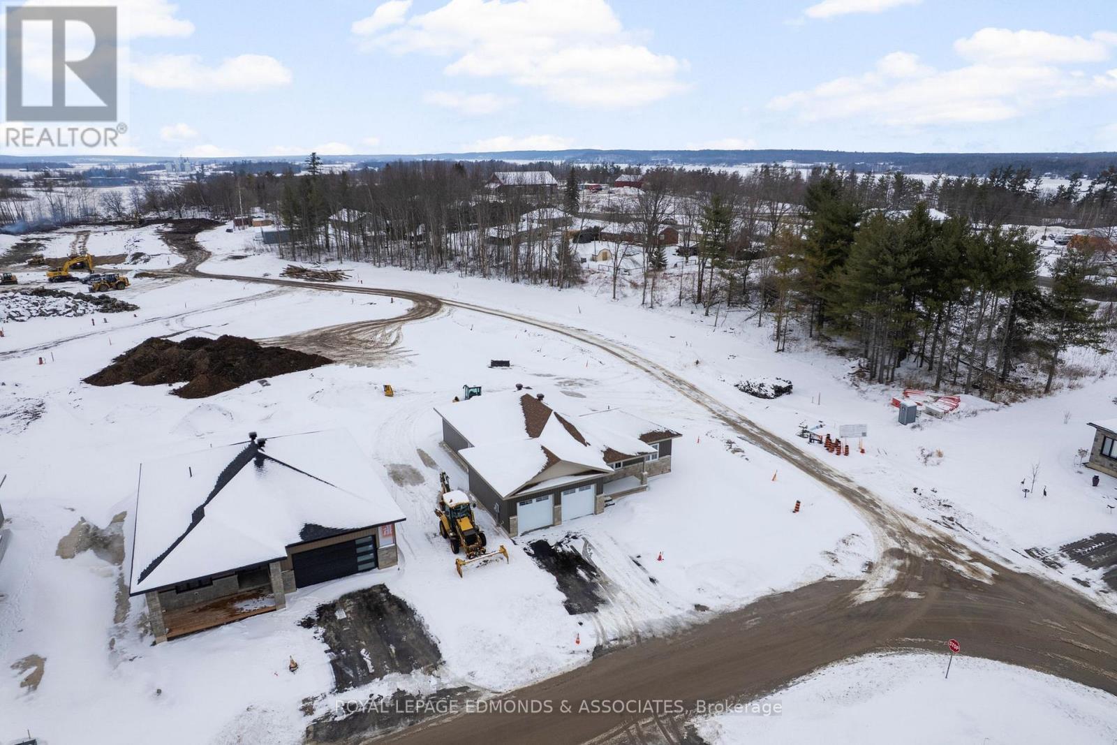 












30 BAMAGILLIA STREET

,
Whitewater Region,




Ontario
K0J1K0

