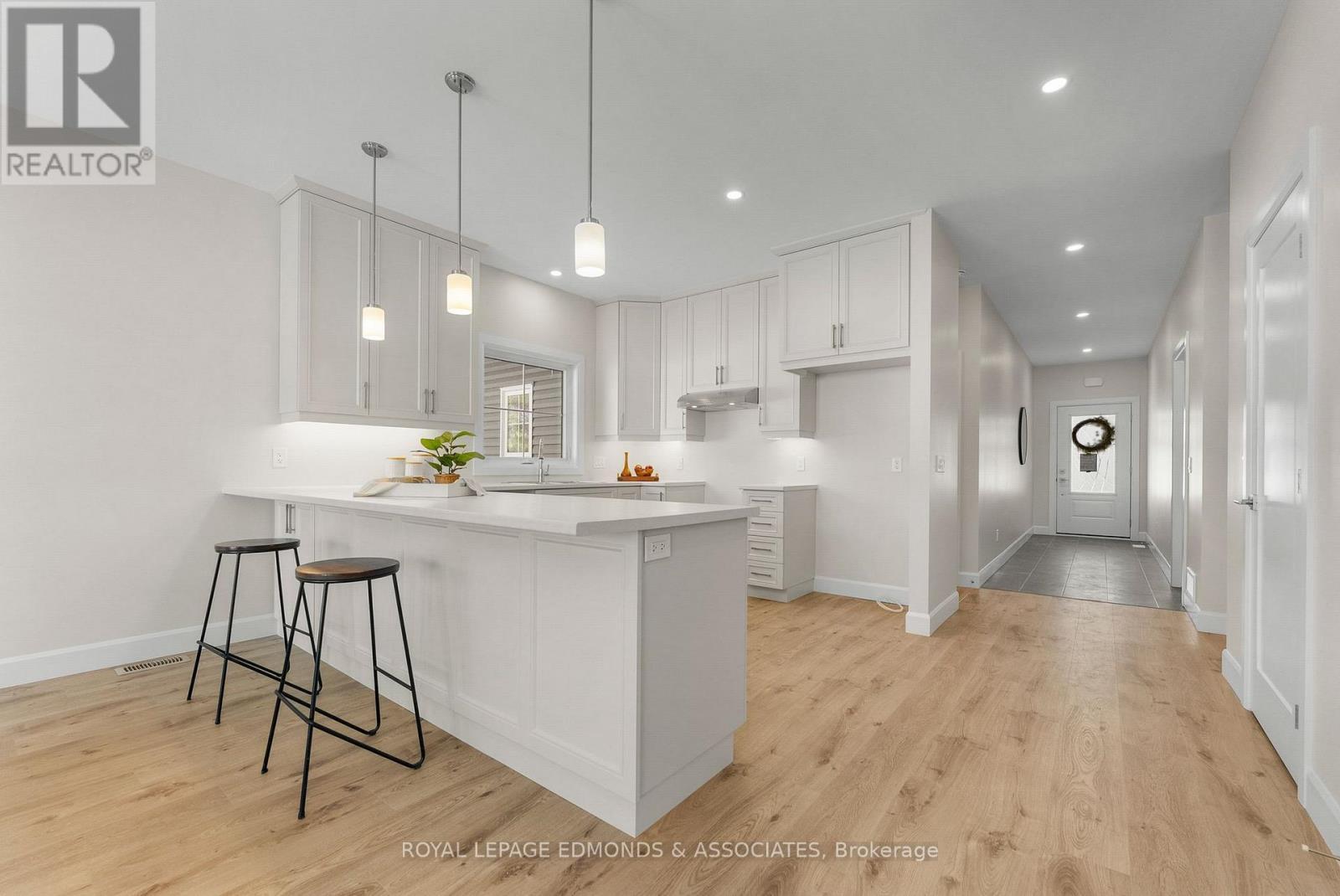 












30 BAMAGILLIA STREET

,
Whitewater Region,




Ontario
K0J1K0

