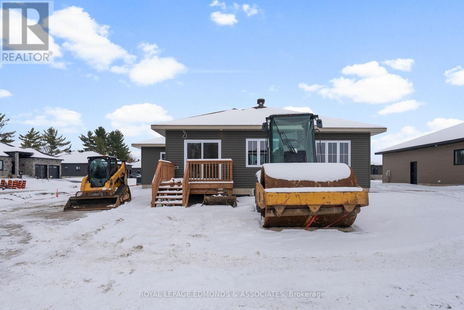 












30 BAMAGILLIA STREET

,
Whitewater Region,




Ontario
K0J1K0

