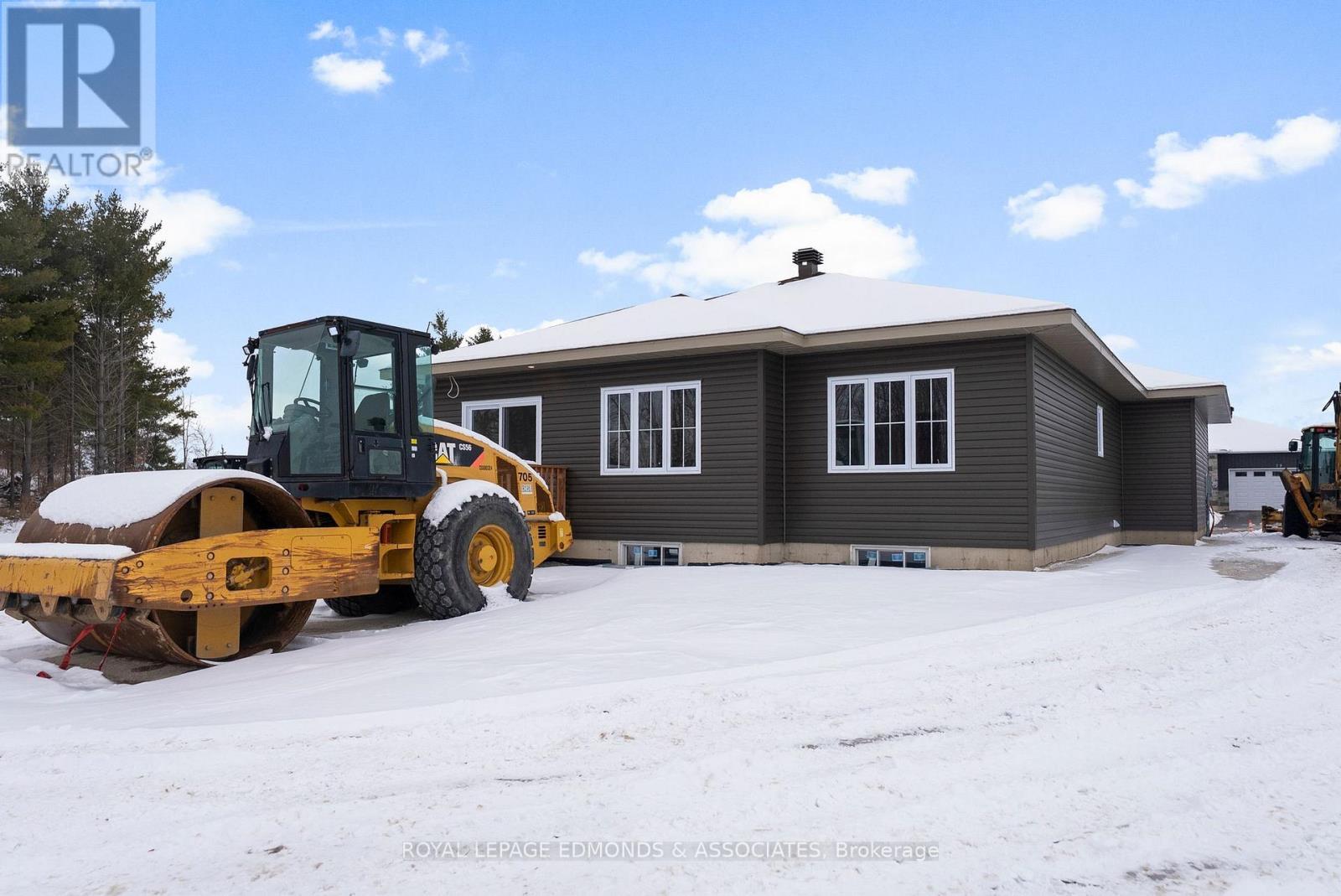 












30 BAMAGILLIA STREET

,
Whitewater Region,




Ontario
K0J1K0

