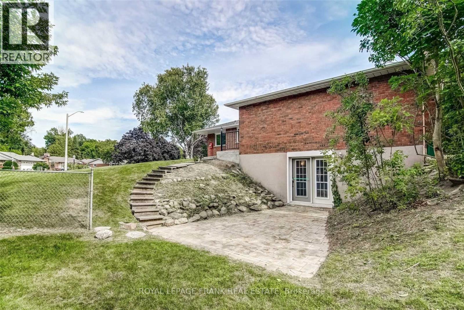 












BASEMENT - 926 WALNUT COURT

,
Oshawa (Donevan),




Ontario
L1H2H9

