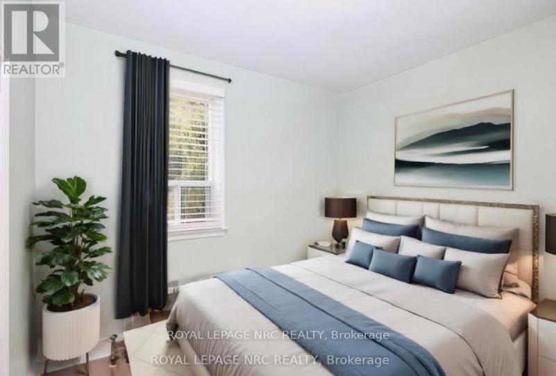 












223 NIAGARA STREET

,
St. Catharines (Facer),




Ontario
L2M4V3

