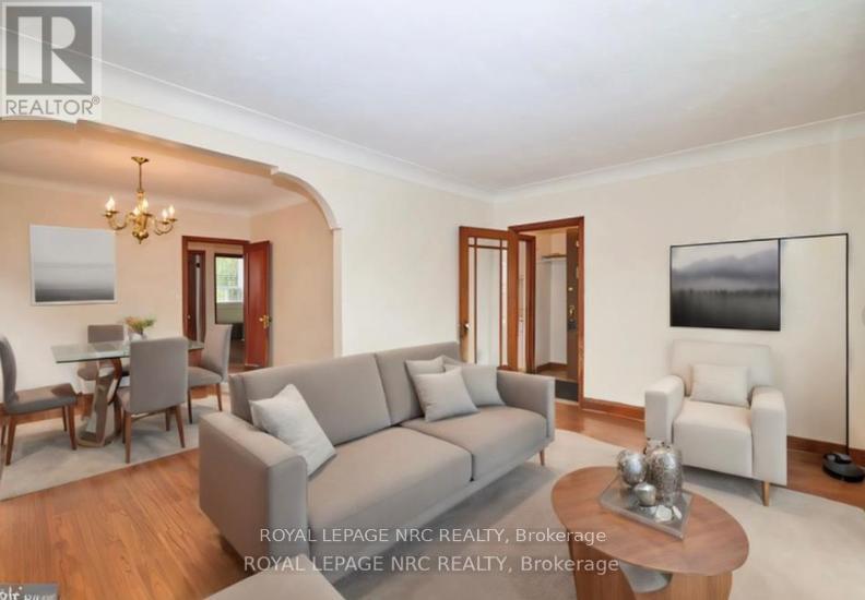 












223 NIAGARA STREET

,
St. Catharines (Facer),




Ontario
L2M4V3

