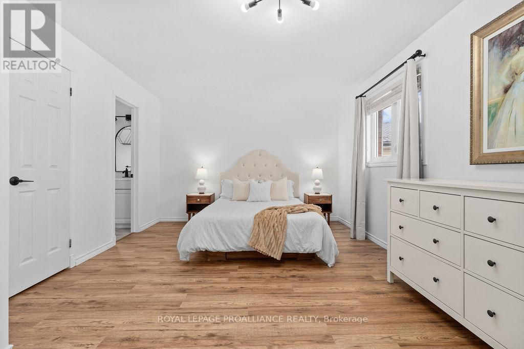 












29 SHERWOOD CRESCENT

,
Belleville (Belleville Ward),




Ontario
K8P5G2

