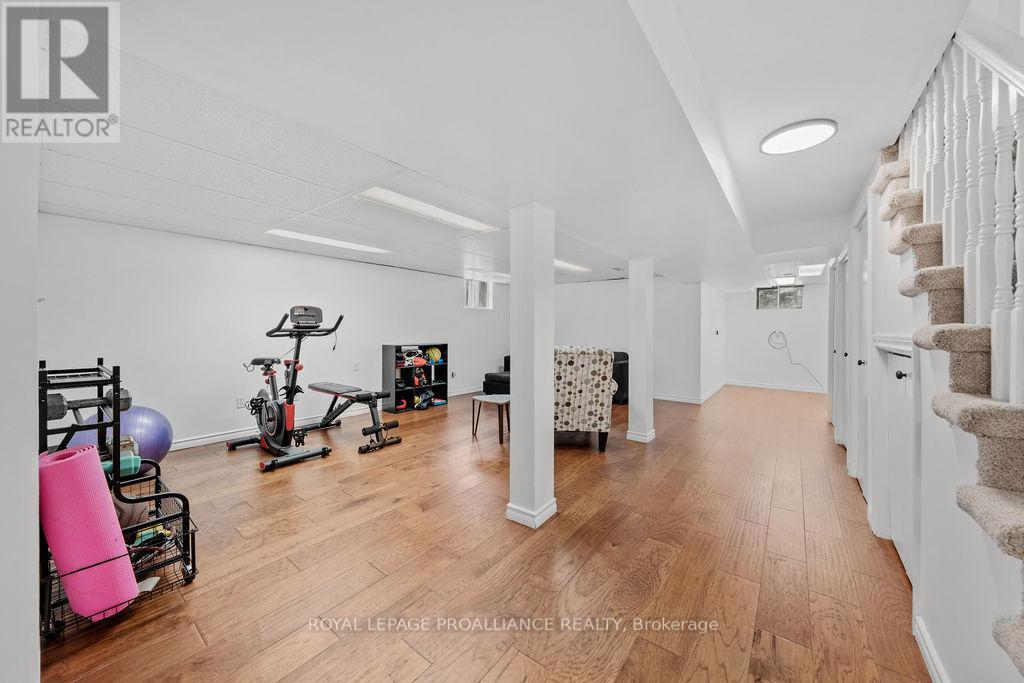 












29 SHERWOOD CRESCENT

,
Belleville (Belleville Ward),




Ontario
K8P5G2

