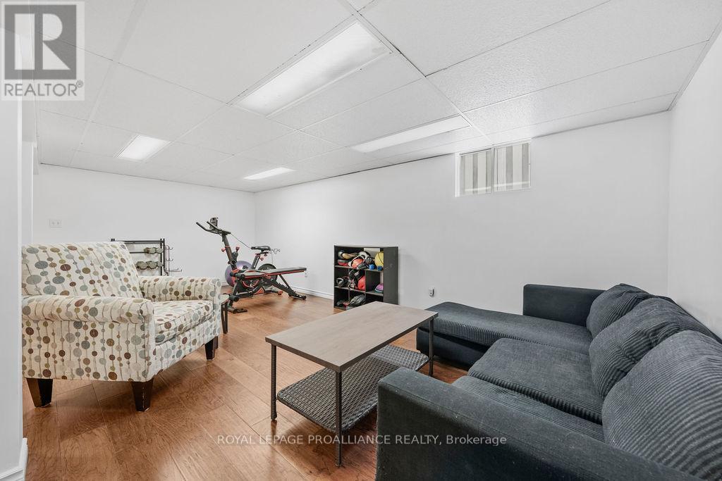 












29 SHERWOOD CRESCENT

,
Belleville (Belleville Ward),




Ontario
K8P5G2

