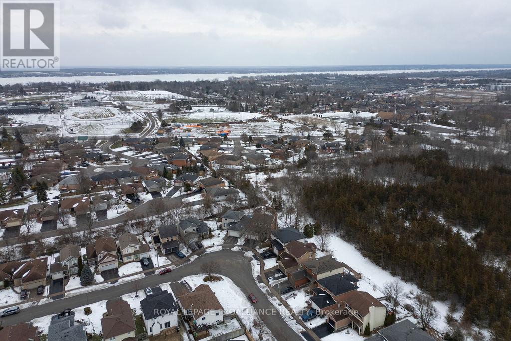 












29 SHERWOOD CRESCENT

,
Belleville (Belleville Ward),




Ontario
K8P5G2

