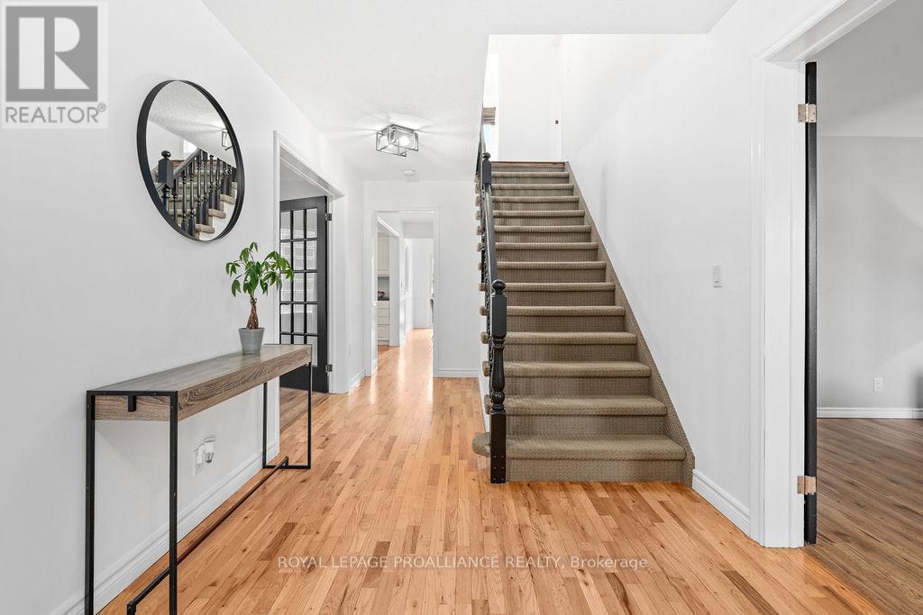 












29 SHERWOOD CRESCENT

,
Belleville (Belleville Ward),




Ontario
K8P5G2

