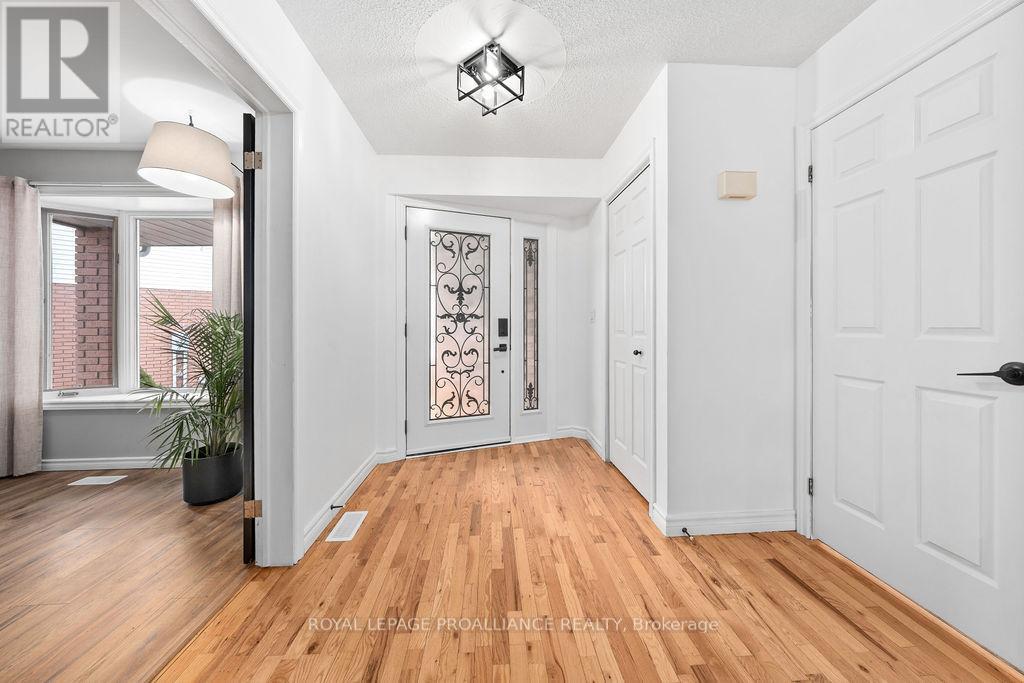 












29 SHERWOOD CRESCENT

,
Belleville (Belleville Ward),




Ontario
K8P5G2

