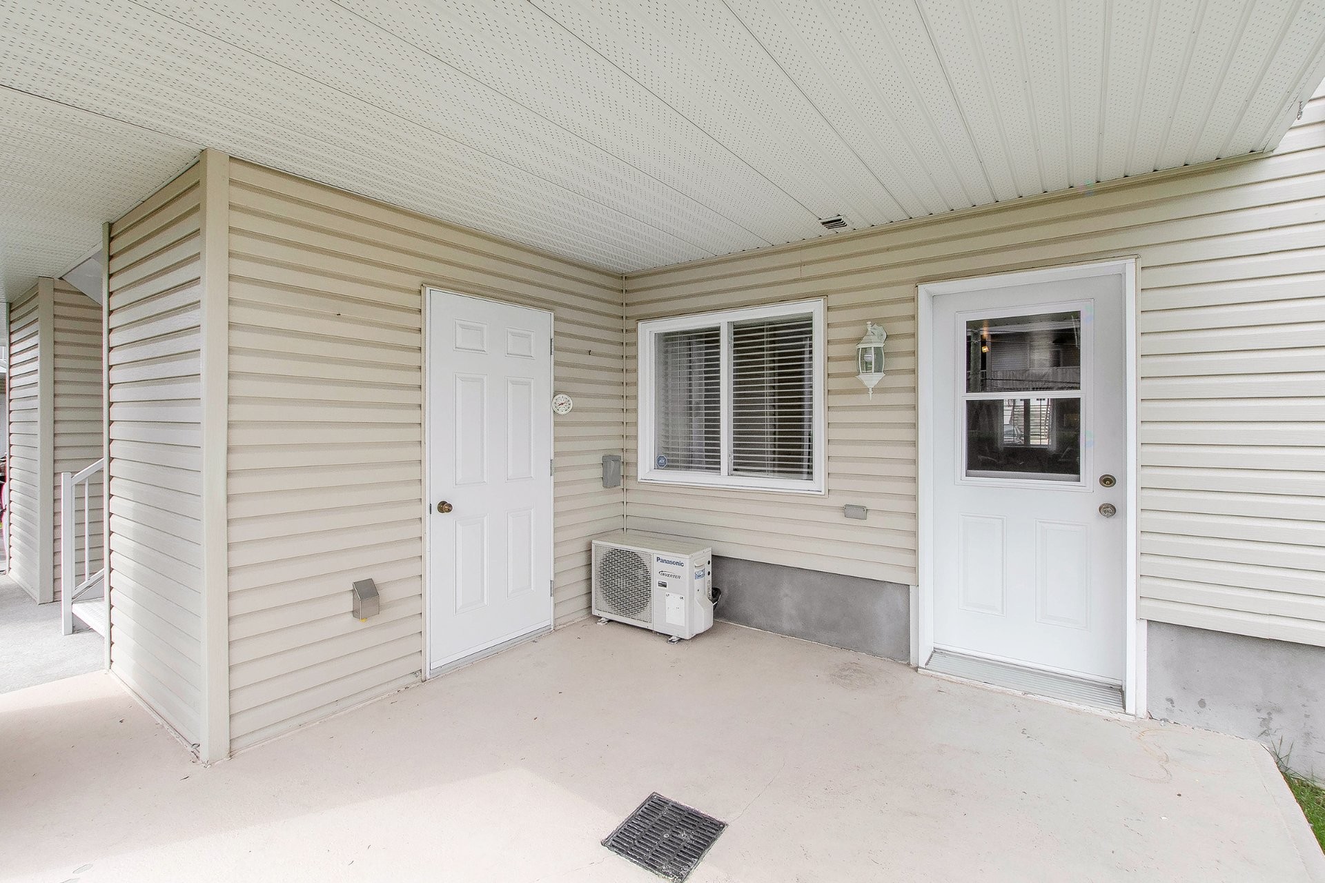 









2190


Rue Isaac-Jogues

, APT. 1,
Saint-Jérôme,




QC
J7Y0A2

