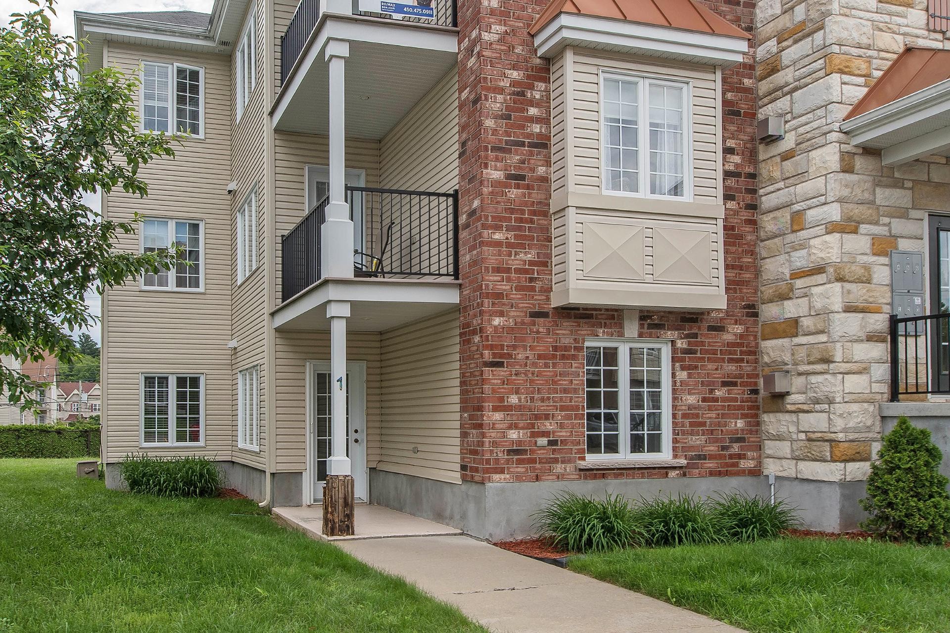 









2190


Rue Isaac-Jogues

, APT. 1,
Saint-Jérôme,




QC
J7Y0A2

