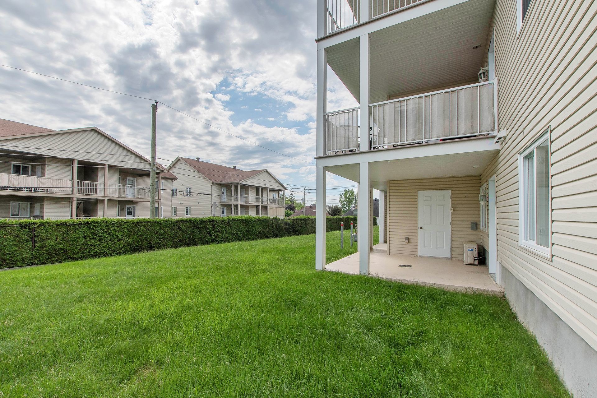 









2190


Rue Isaac-Jogues

, APT. 1,
Saint-Jérôme,




QC
J7Y0A2

