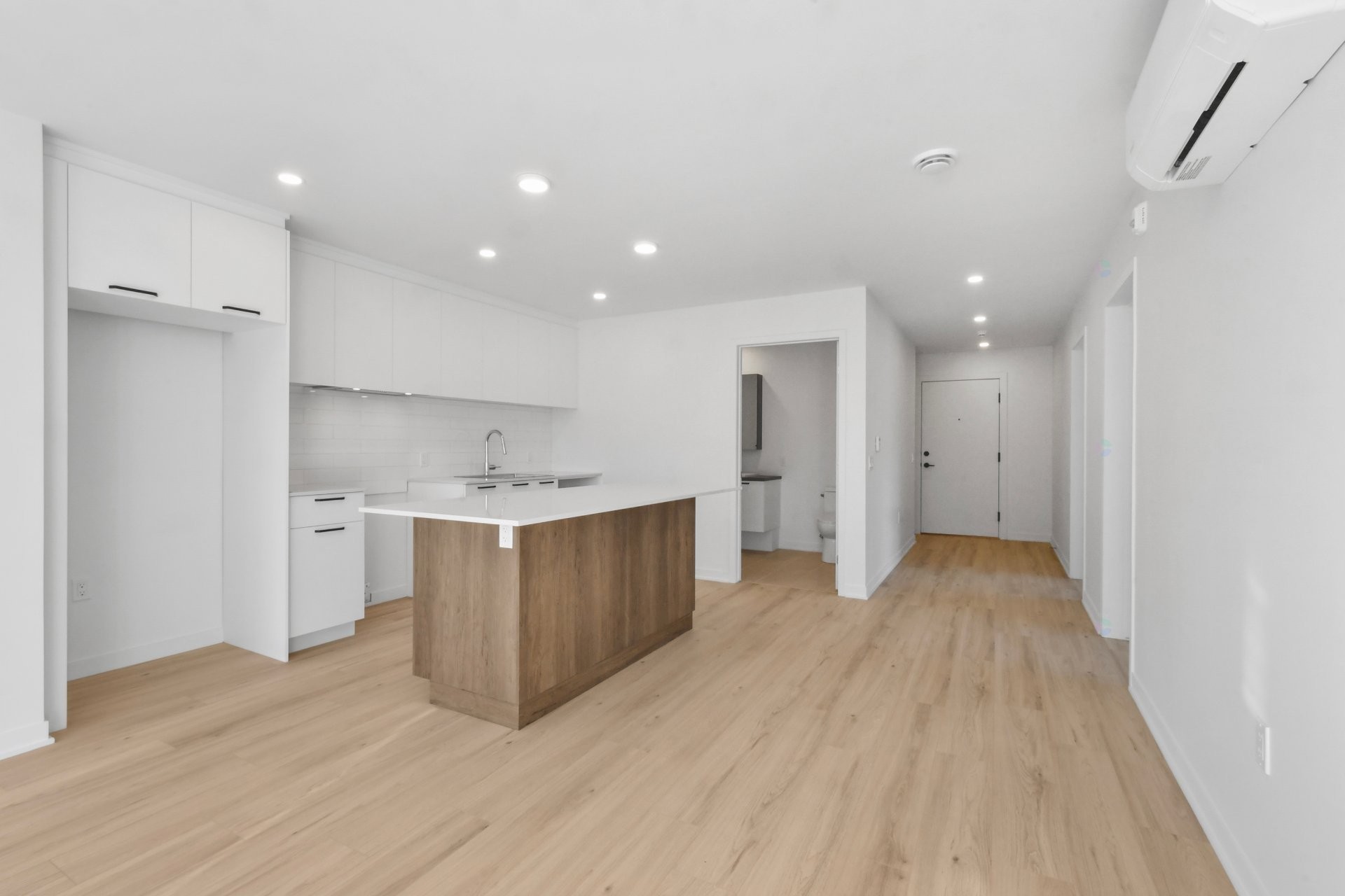 









110


Rue de Joliette

, 008,
Bromont,




QC
J2L3L5

