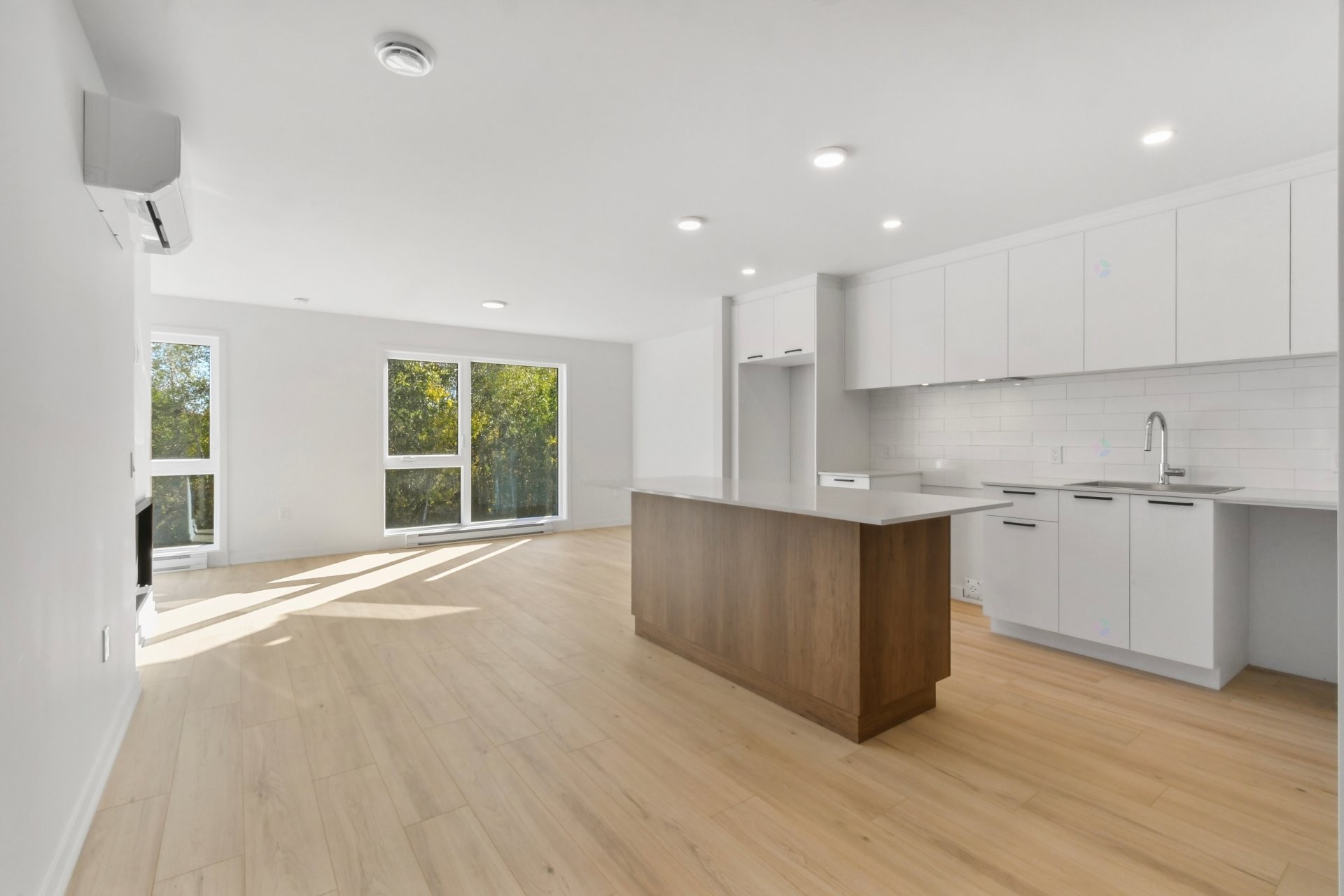 









110


Rue de Joliette

, 008,
Bromont,




QC
J2L3L5

