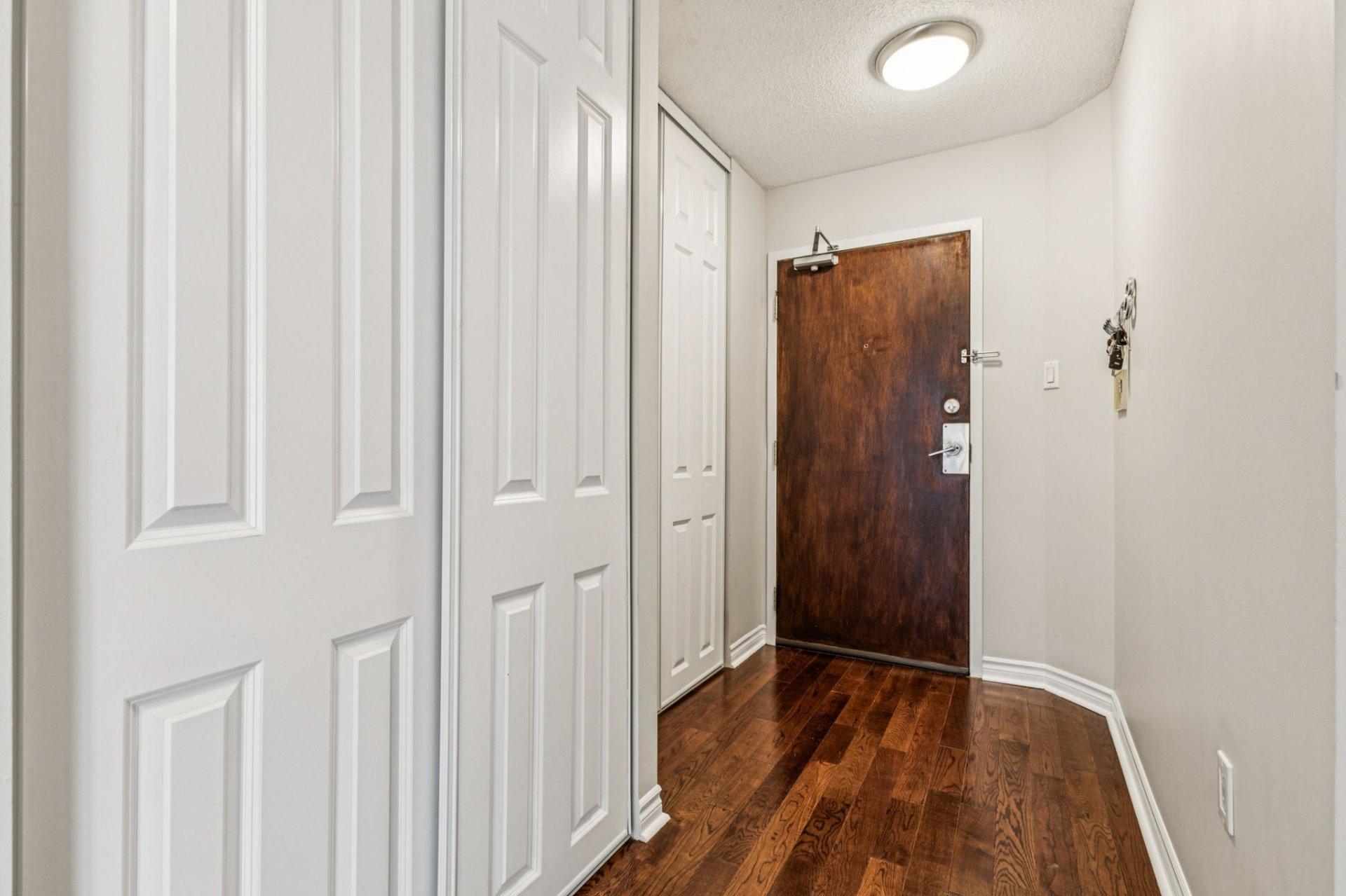 









259


Rue Champlain

, 606,
Gatineau (Hull),




QC
J8X3R9

