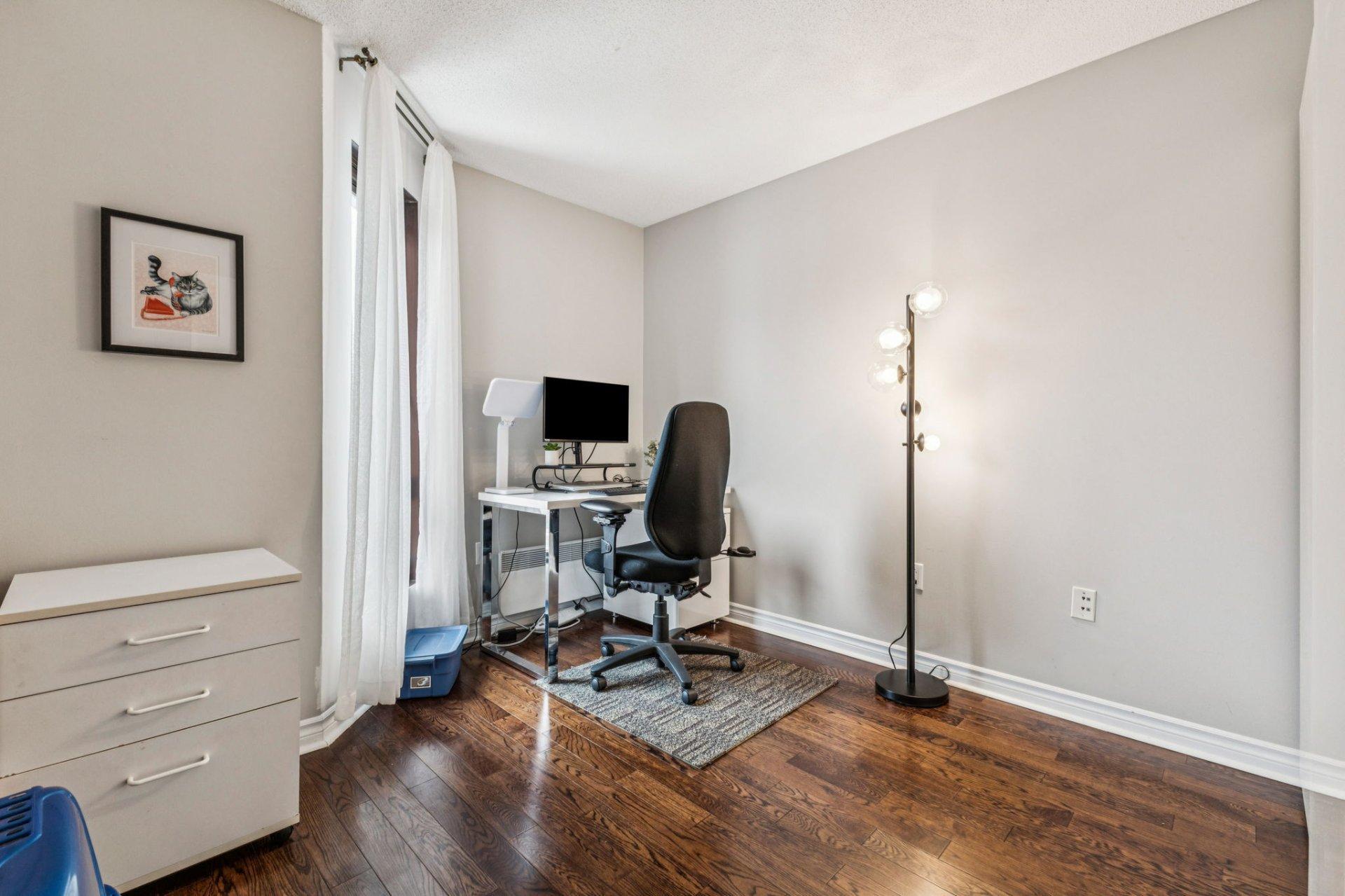 









259


Rue Champlain

, 606,
Gatineau (Hull),




QC
J8X3R9

