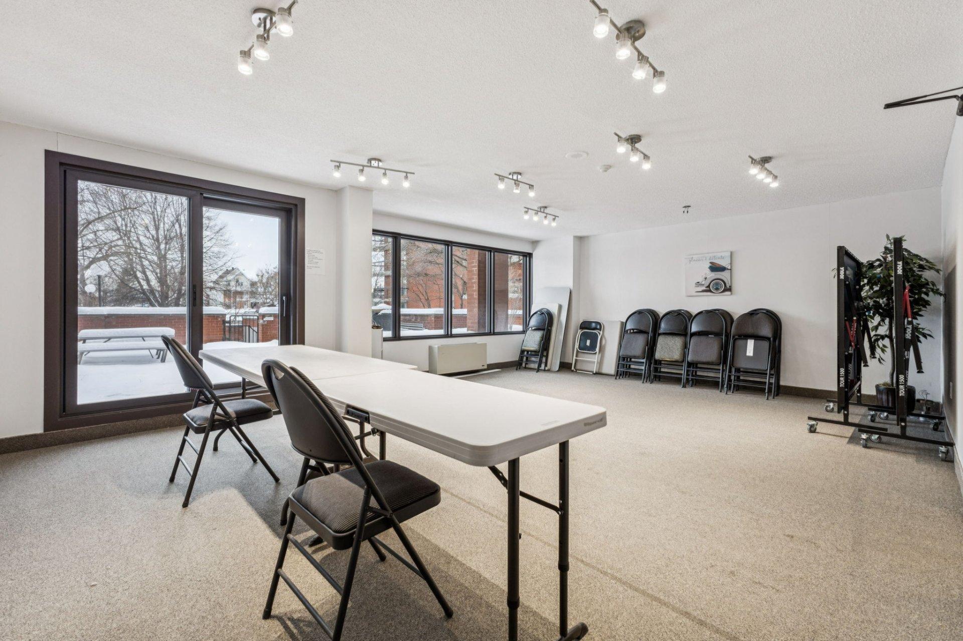 









259


Rue Champlain

, 606,
Gatineau (Hull),




QC
J8X3R9

