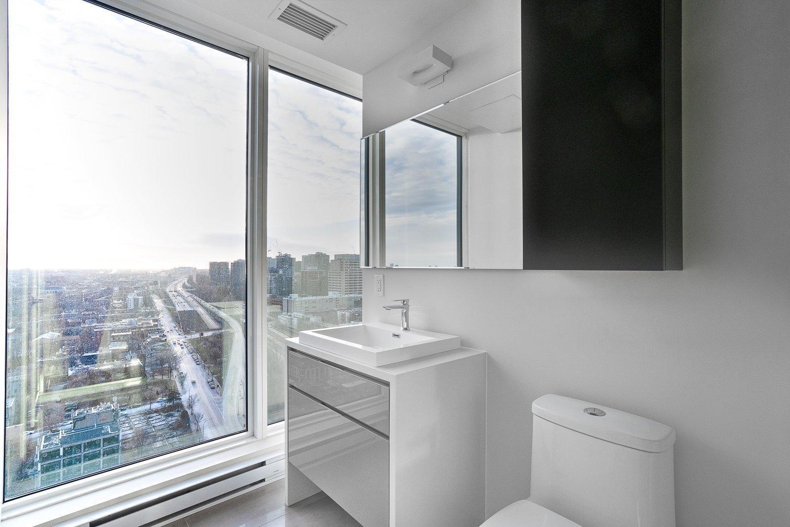 









1288


Rue St-Antoine O.

, 2611,
Montréal (Ville-Marie),




QC
H3C0X6

