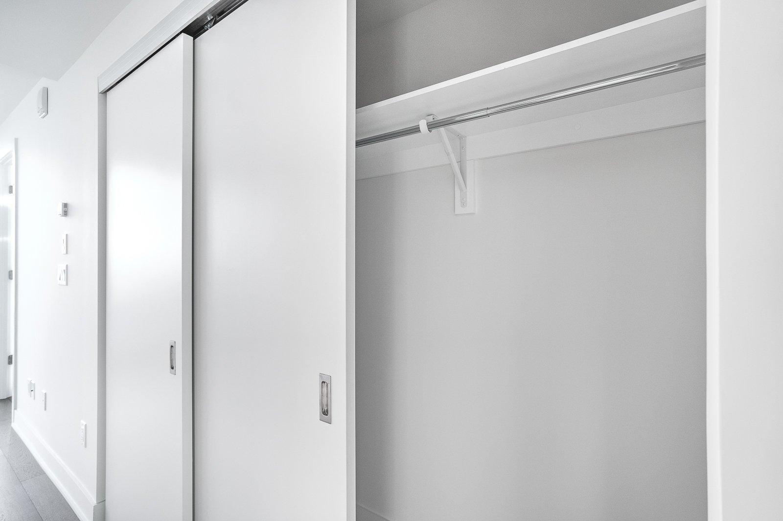 









1288


Rue St-Antoine O.

, 2611,
Montréal (Ville-Marie),




QC
H3C0X6

