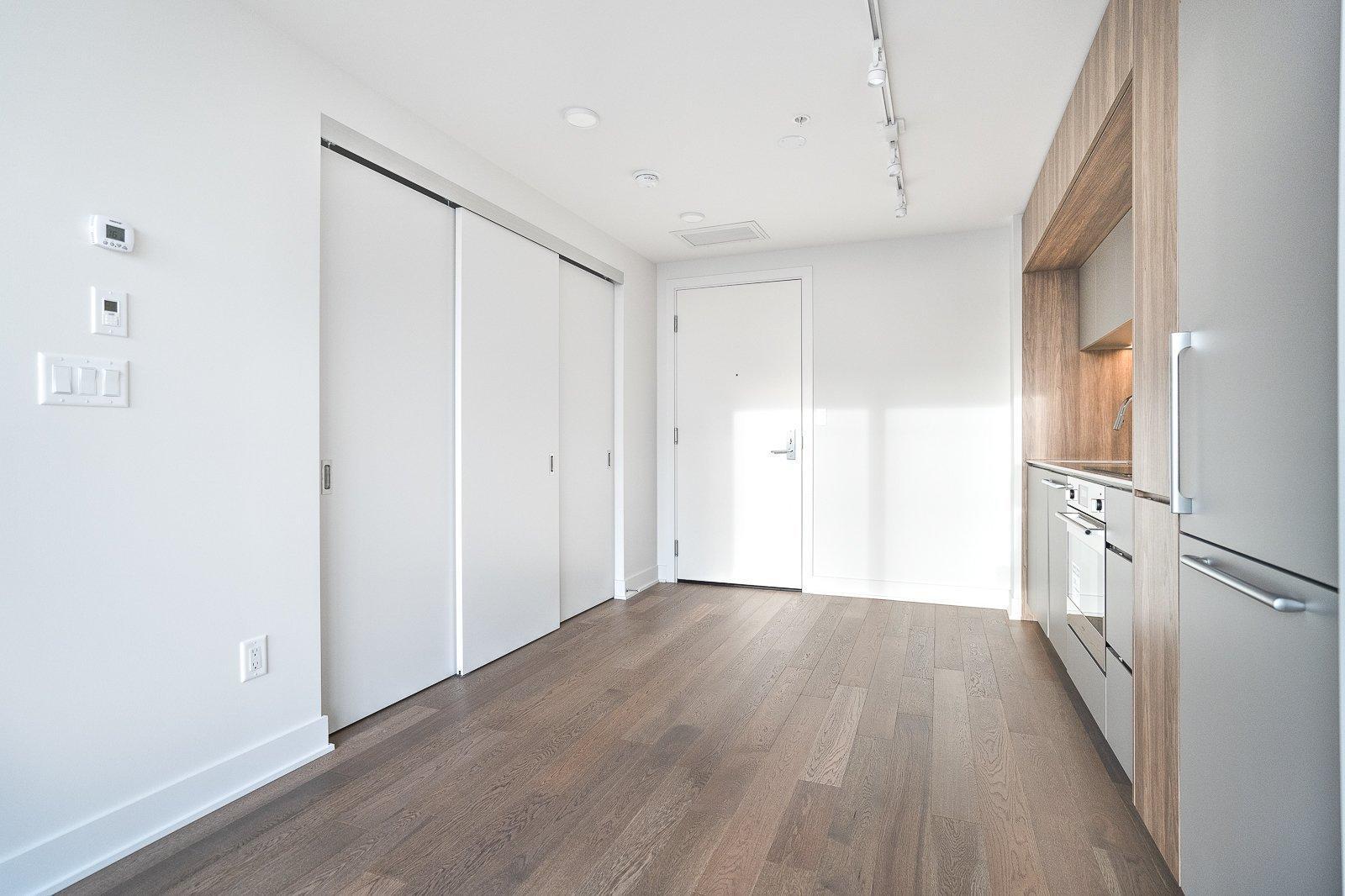 









1288


Rue St-Antoine O.

, 2611,
Montréal (Ville-Marie),




QC
H3C0X6

