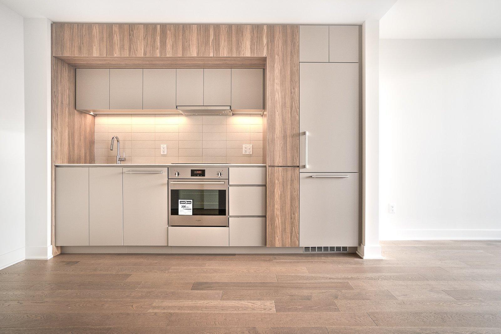 









1288


Rue St-Antoine O.

, 2611,
Montréal (Ville-Marie),




QC
H3C0X6

