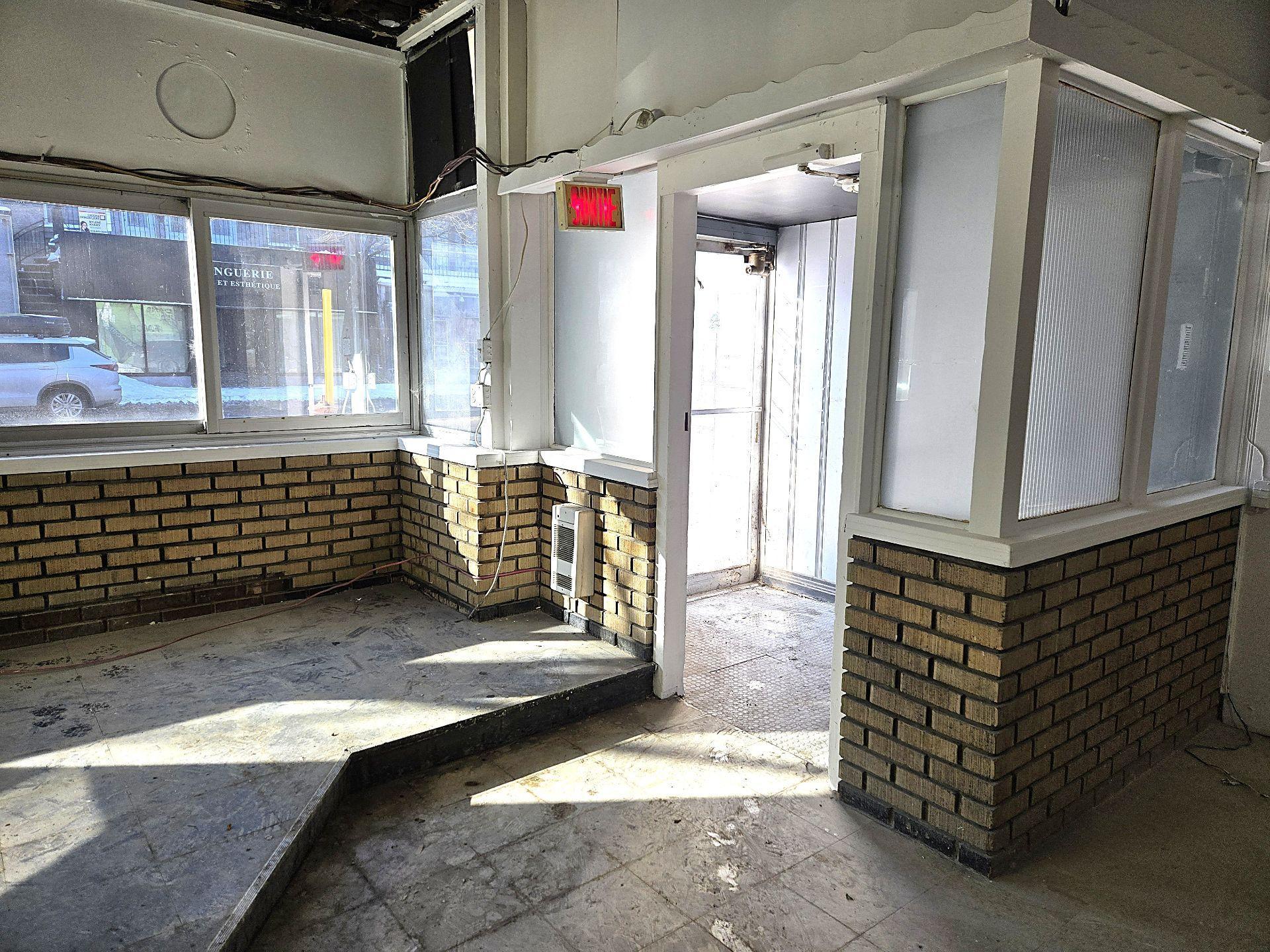 









4557


Av. Papineau

, A,
Montréal (Le Plateau-Mont-Royal),




QC
H2H1V4

