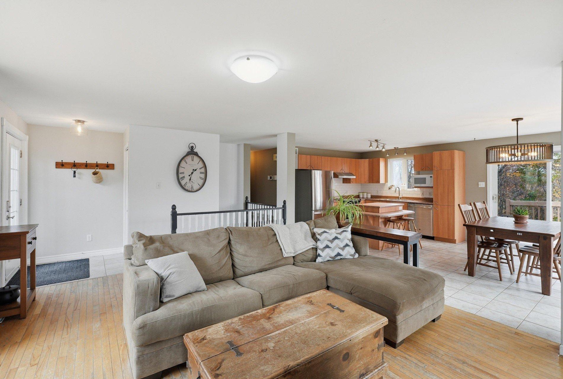 









17


Rue Alta Ridge

,
Cantley,




QC
J8V3B2

