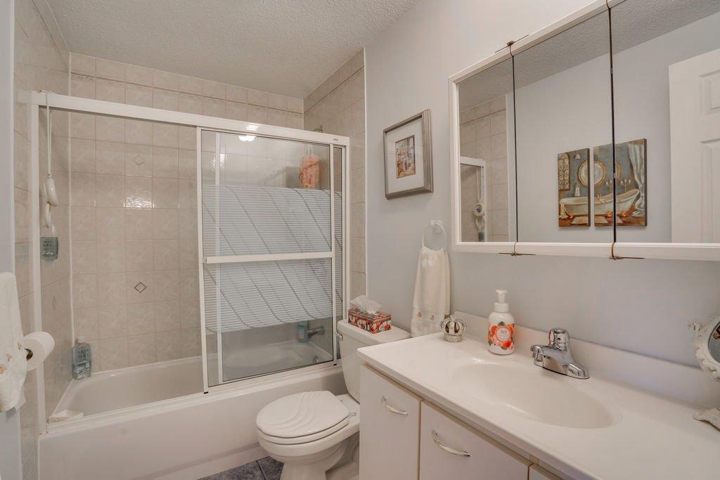 









148


Rue de la Terrasse-Eardley

,
Gatineau (Aylmer),




QC
J9H6B5

